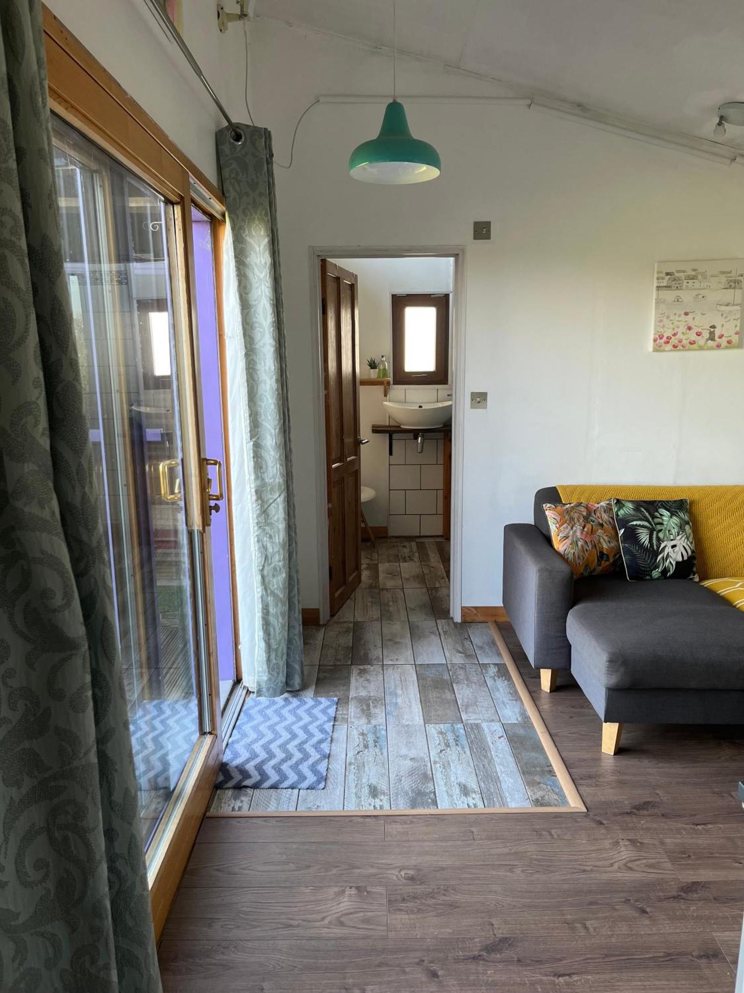 Tamarisk Cabin Bude Exterior photo