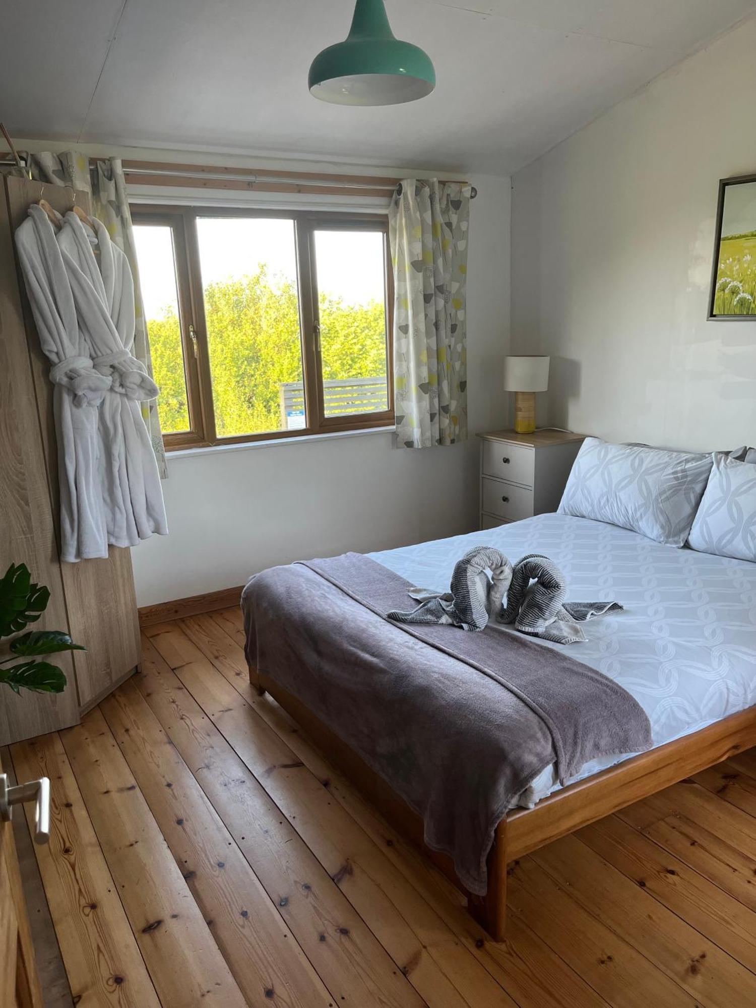 Tamarisk Cabin Bude Exterior photo
