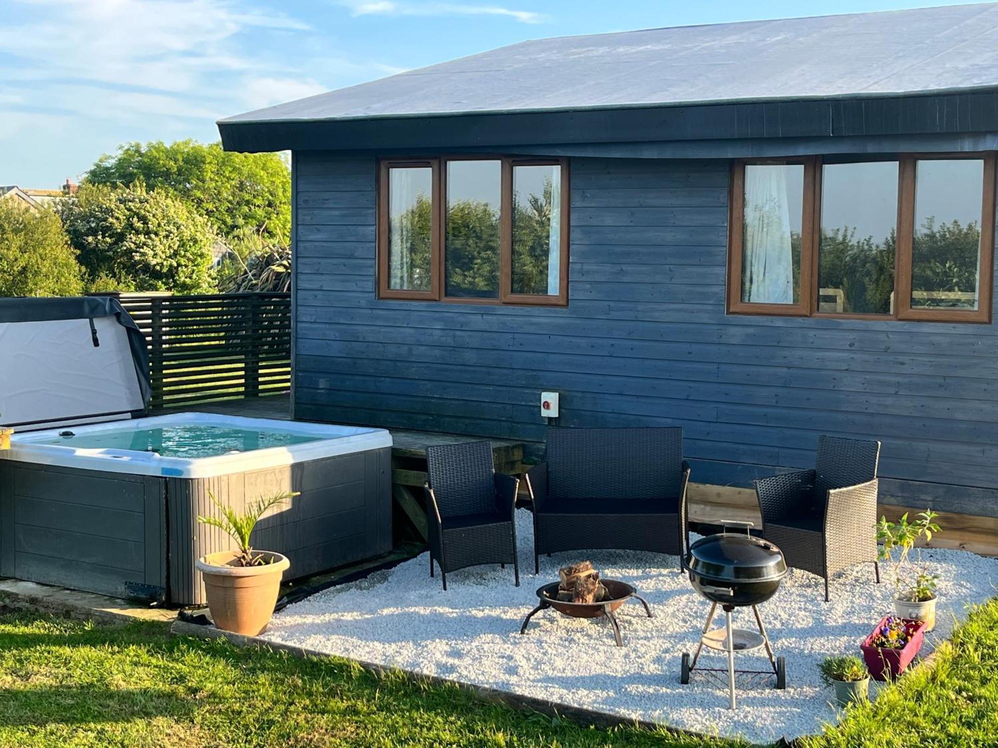 Tamarisk Cabin Bude Exterior photo