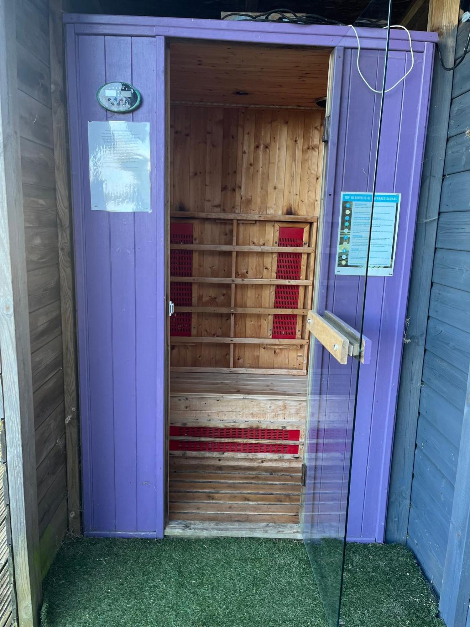 Tamarisk Cabin Bude Exterior photo